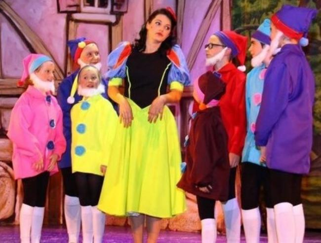 ONLINE OFFERING: Snow White and the Seven Dwarfs (pic: GSMCS)