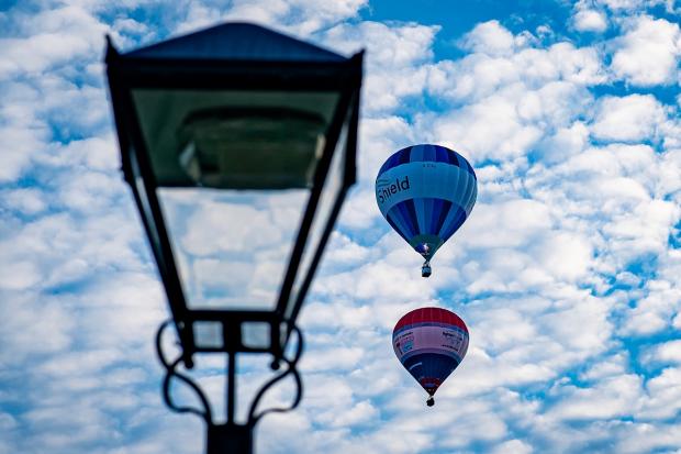 Bridgwater Mercury: Why not choose an experience gift such as a hot air balloon ride. Picture: PA