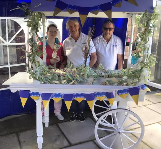 Bridgwater Mercury: The Cotterells with their sweet cart in Wembdon, before the journey