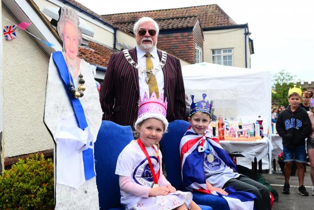 Bridgwater Mercury: Mayor Phil Spencer with the King and Queen