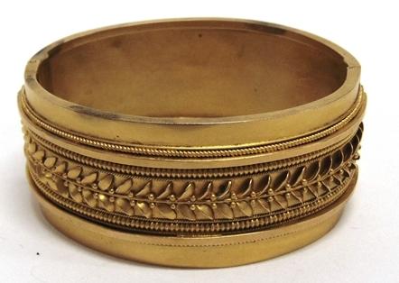 Bridgwater Mercury: BRILLIANT BANGLE: Victorian gold hinged bangle made £750