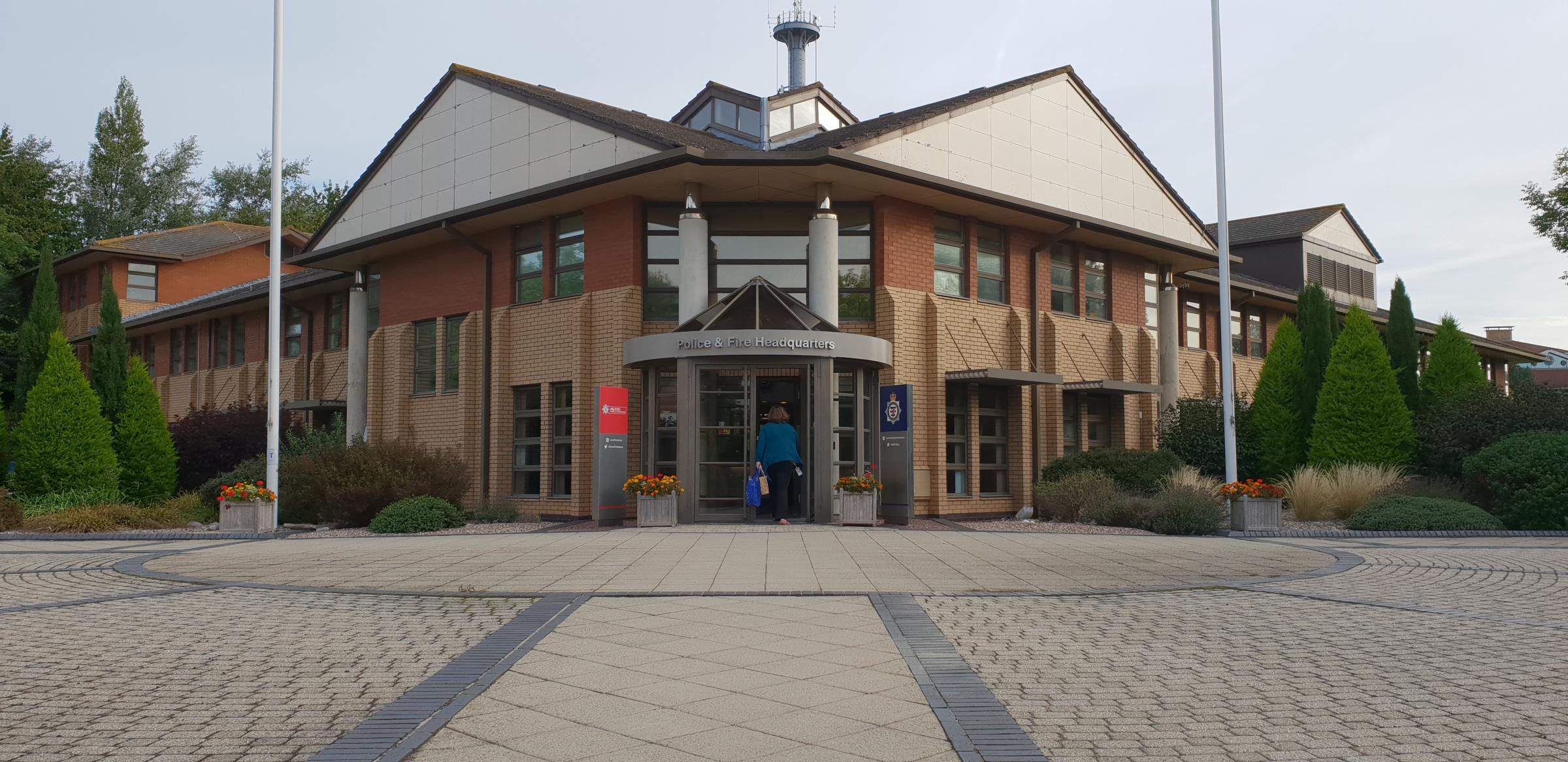 Swinging sergeant from Avon and Somerset Police quits force - Vimarsana News