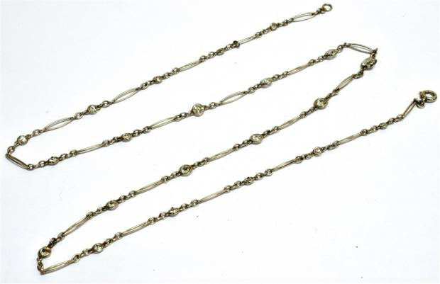 Bridgwater Mercury: STUNNING: An early 20th Century platinum and diamond spectacle set necklace sold for £3,200